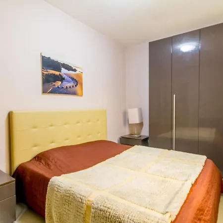 Modern And Wellness 3 Bedrooms Apt - Happy Διαμέρισμα Qala
