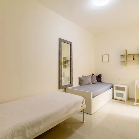 Modern And Wellness 3 Bedrooms Apt - Happy Διαμέρισμα Qala