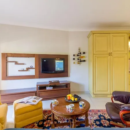 Modern And Wellness 3 Bedrooms Apt - Happy Qala